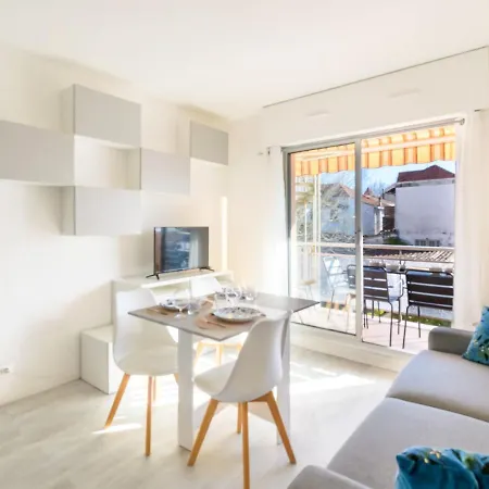 De La By Interhome 아르카숑