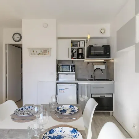 De La By Interhome 아파트