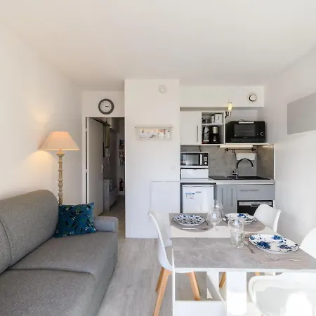 De La By Interhome 아파트