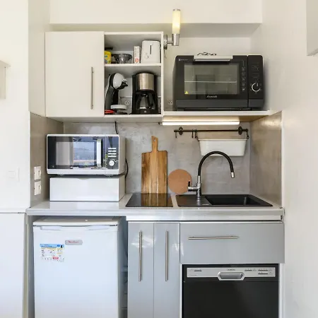 De La By Interhome 아파트