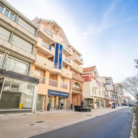 De La By Interhome Apartman